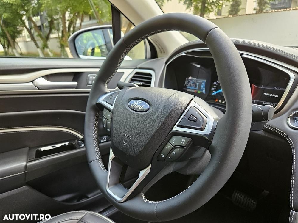 Ford Mondeo 2.0 HEV Vignale - 32