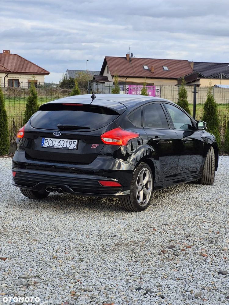 Ford Focus 2.0 EcoBoost ST - 15