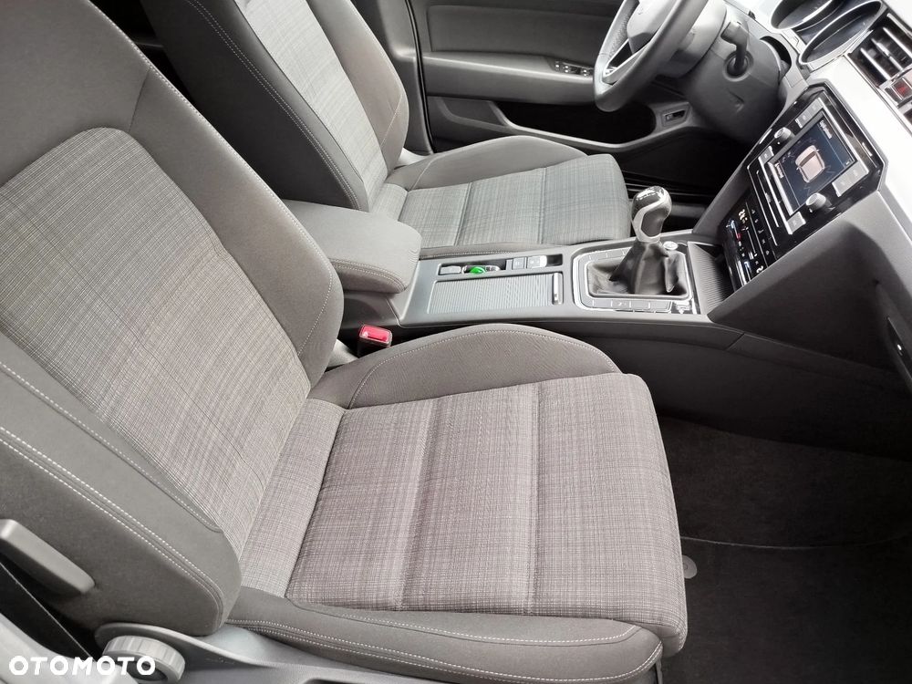 Volkswagen Passat 1.5 TSI EVO Business - 14