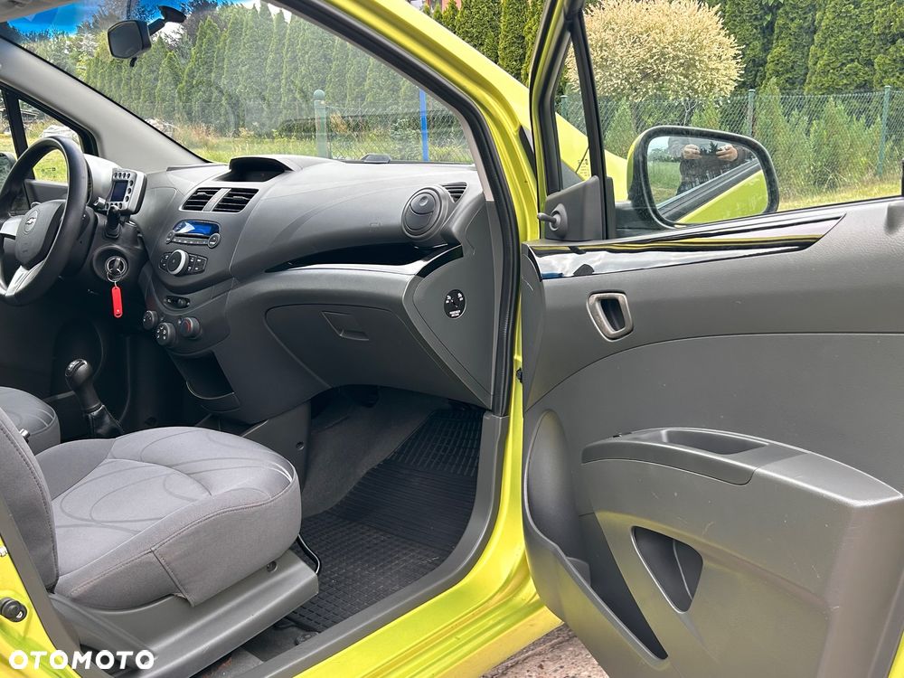 Chevrolet Spark 1.0 - 24