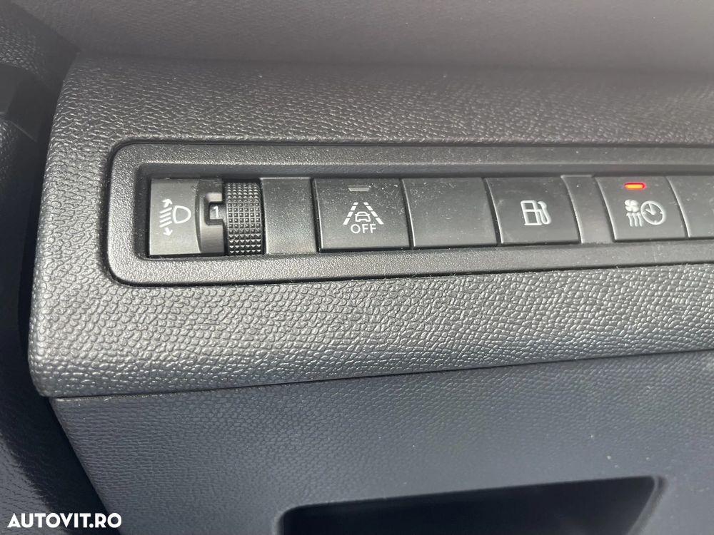 Peugeot 3008 PHEV 300 EAT8 4X4 Allure Pack - 12