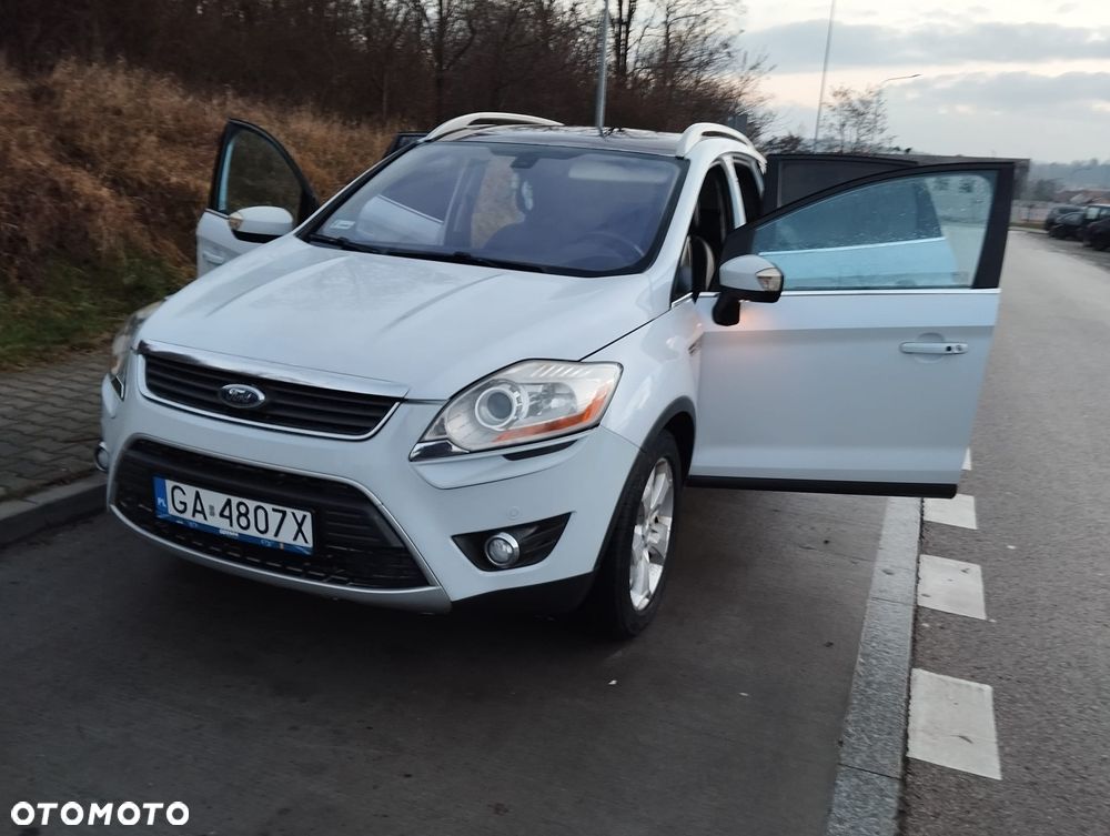 Ford Kuga 2.0 TDCi 2x4 Titanium - 23
