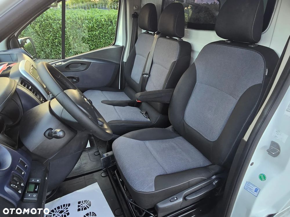 Opel Vivaro - 25