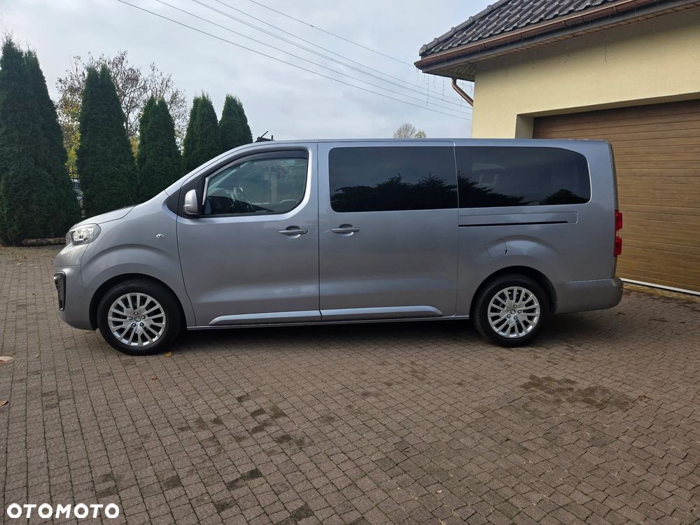 Peugeot Traveller - 8