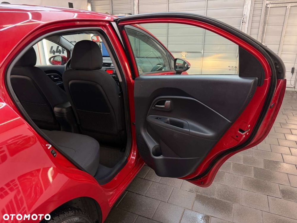 Kia Rio 1.2 Dream-Team Edition - 34