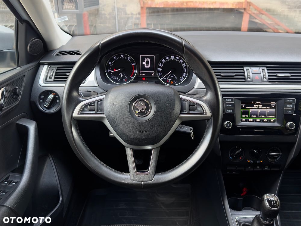 Skoda RAPID 1.2 TSI Ambition - 21