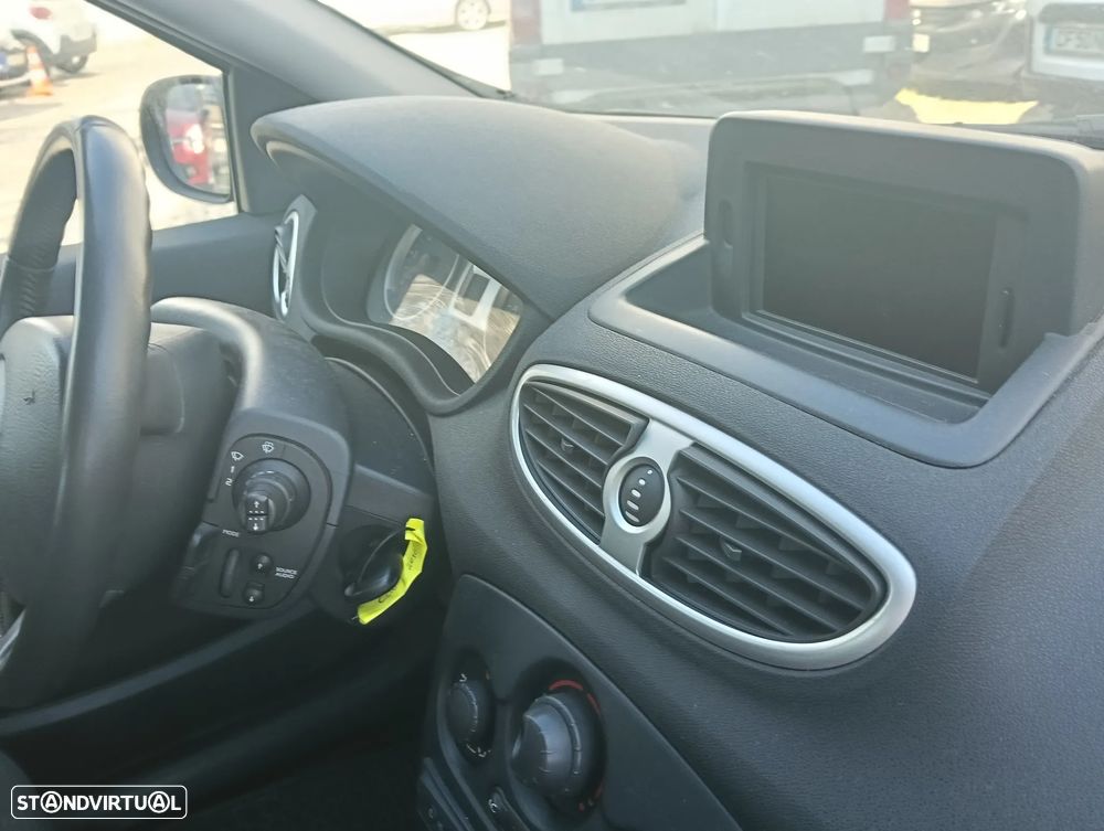 Renault Clio 1.5 dCi Privilège - 15