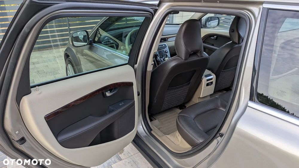 Volvo XC 70 - 12