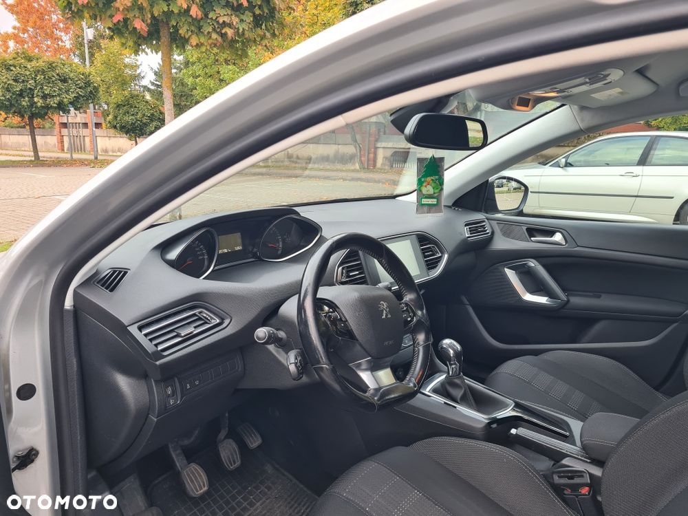 Peugeot 308 2016 photo 5