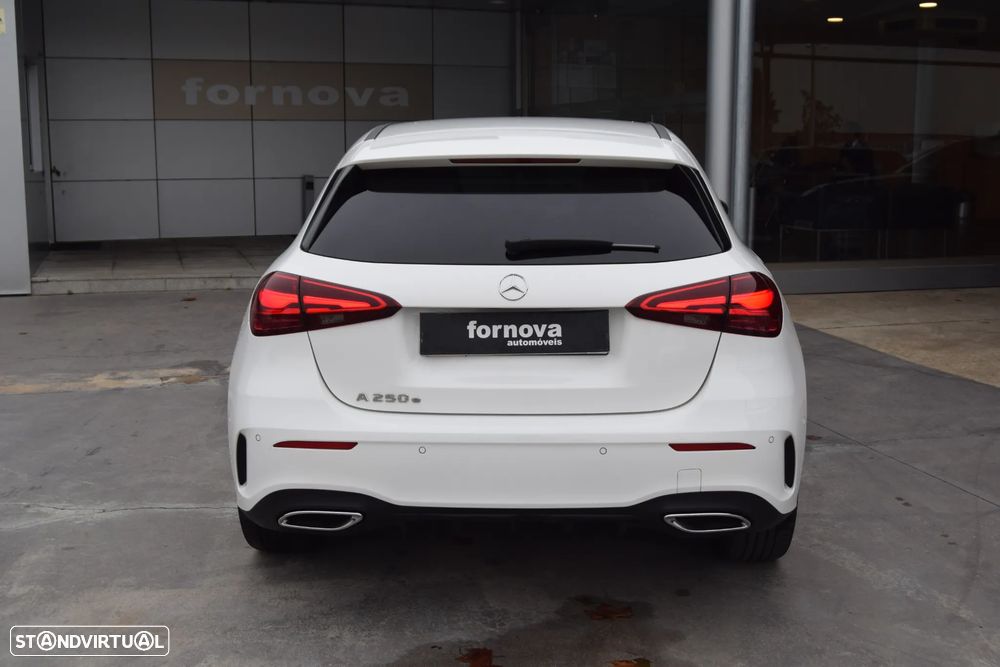 Mercedes-Benz A 250 e AMG Line - 7