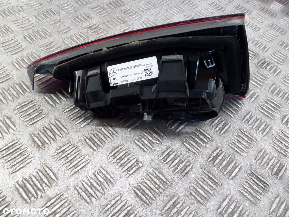 mercedes w177 amg 20r lampa prawy tył led w klapę a1779061800 - 2