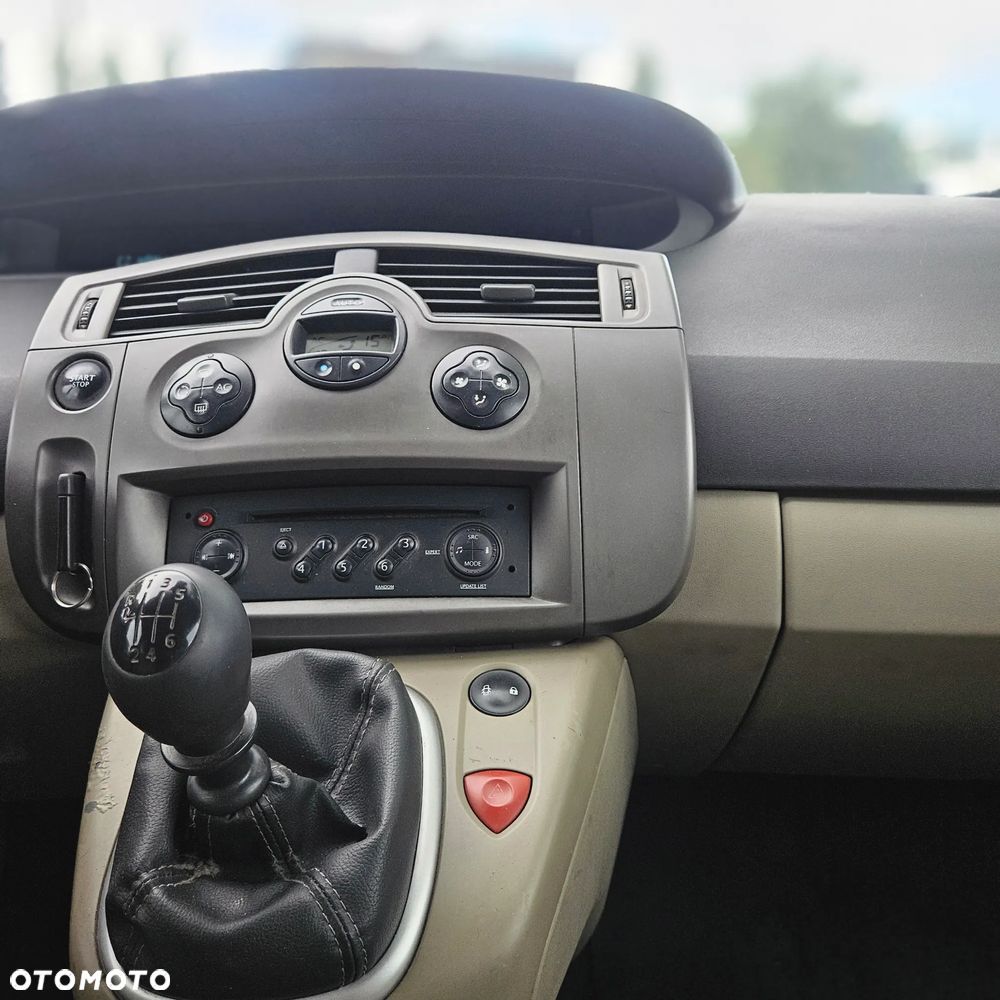 Renault Scenic - 17