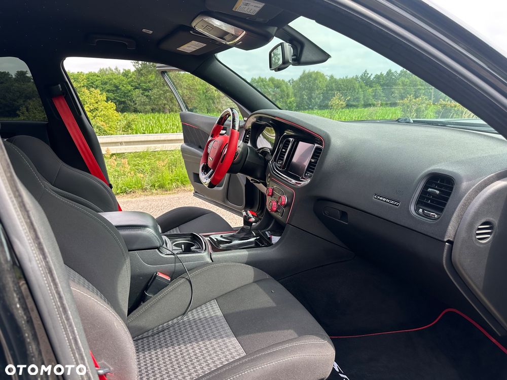 Dodge Charger 5.7 R/T - 18
