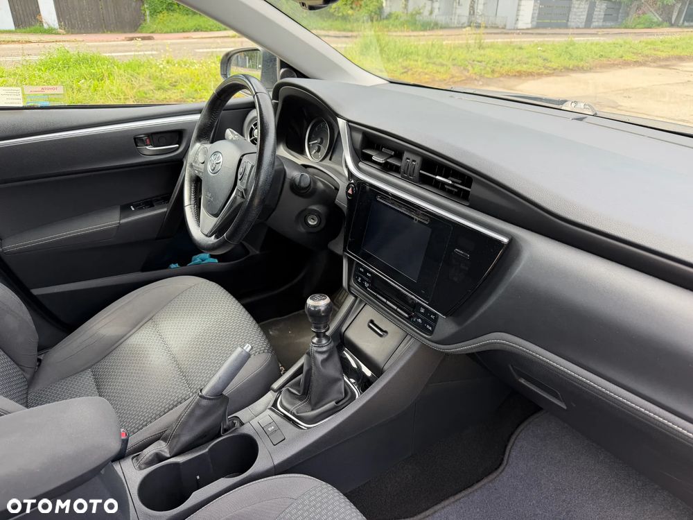 Toyota Corolla 1.6 Comfort - 9