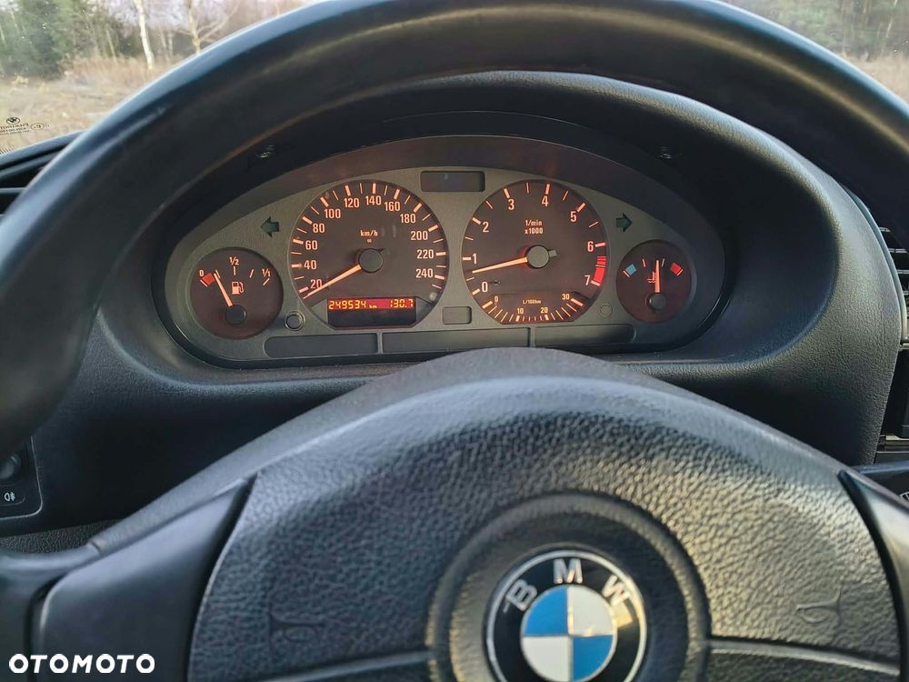 BMW Seria 3 328i - 6
