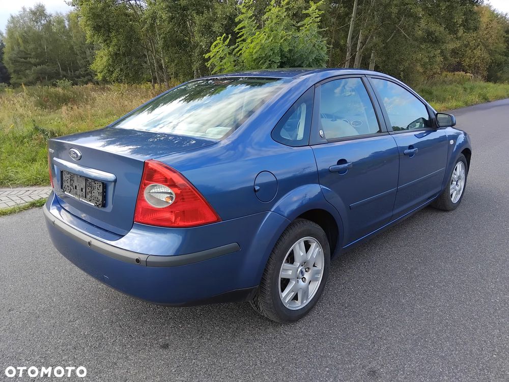 Ford Focus 1.6 Ghia - 6