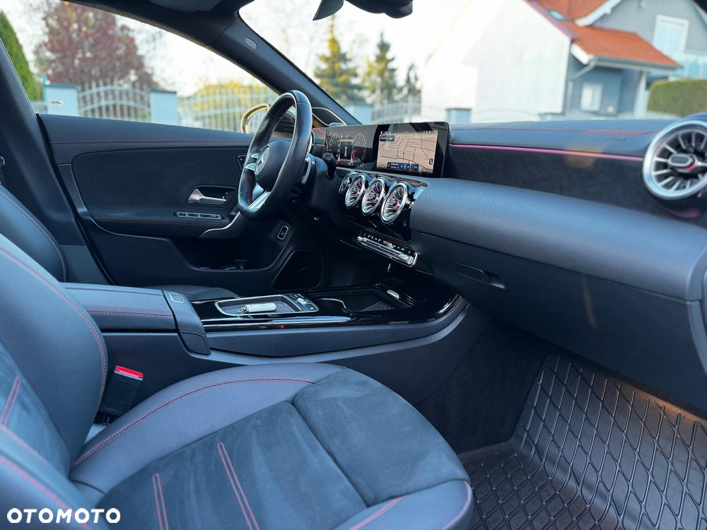 Mercedes-Benz CLA 200 AMG Line 7G-DCT - 25