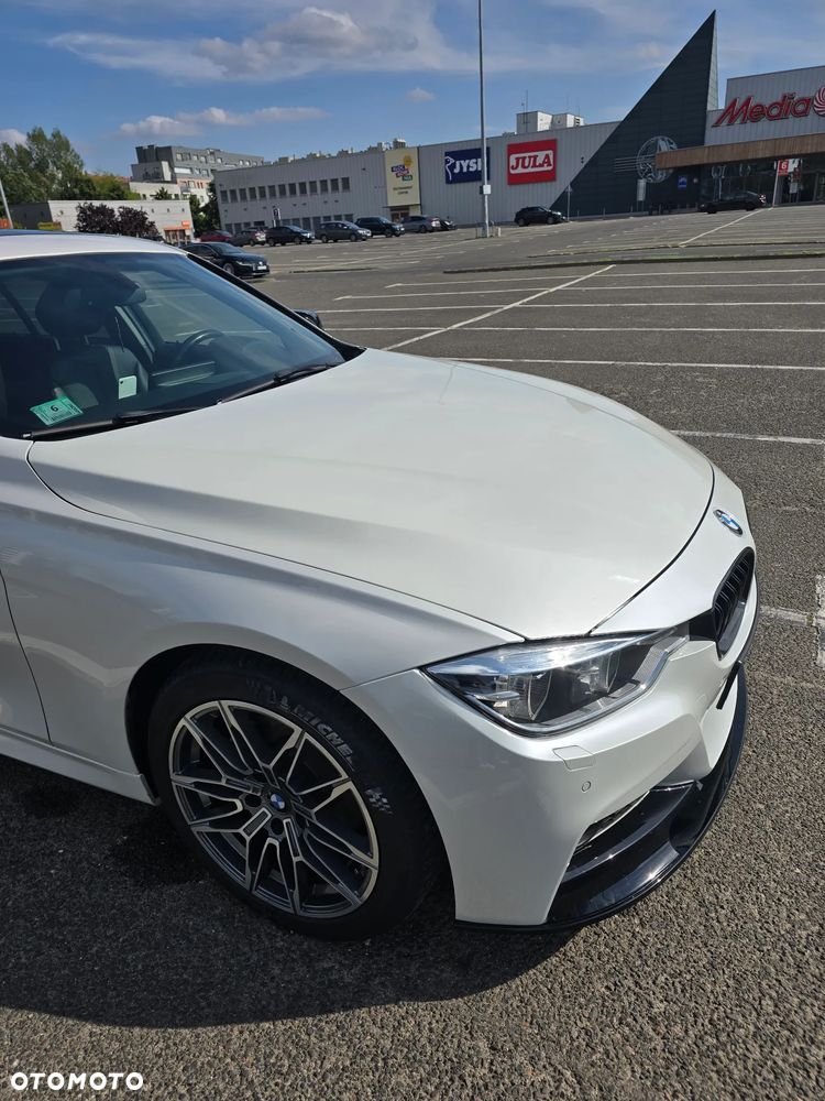 BMW Seria 3 320i xDrive - 11