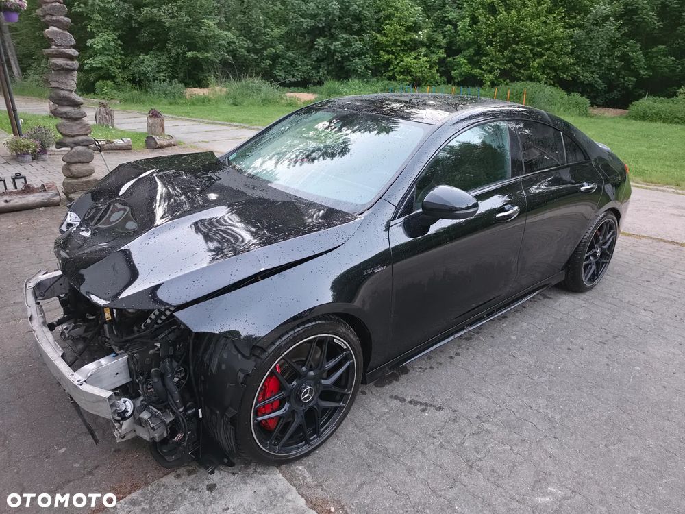 Mercedes-Benz CLA - 12