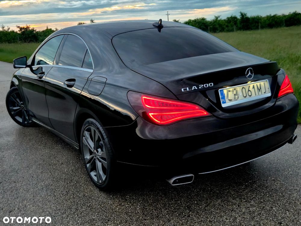 Mercedes-Benz CLA 200 7G-DCT - 18
