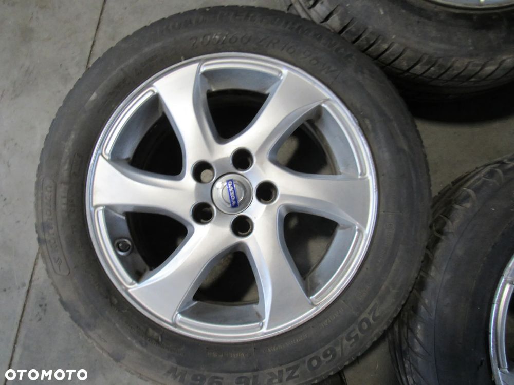 volvo v40 2014r felgi aluminiowe r16 - 4