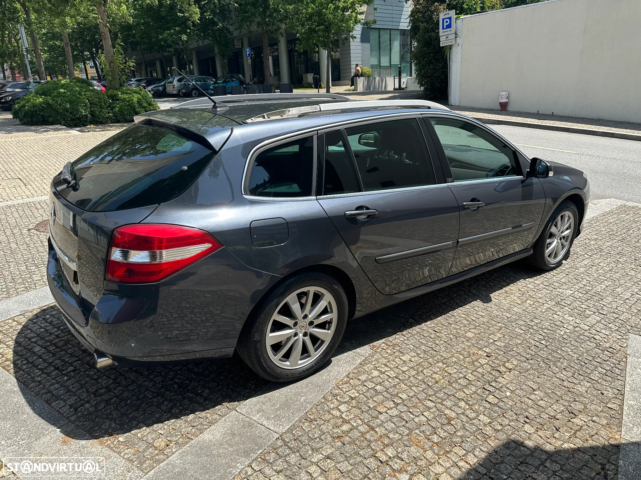 Renault Laguna Break 2.0 dCi Initiale - 7
