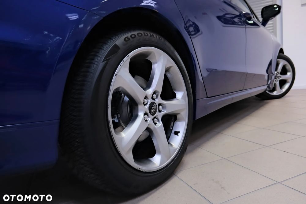 Ford Fusion - 17