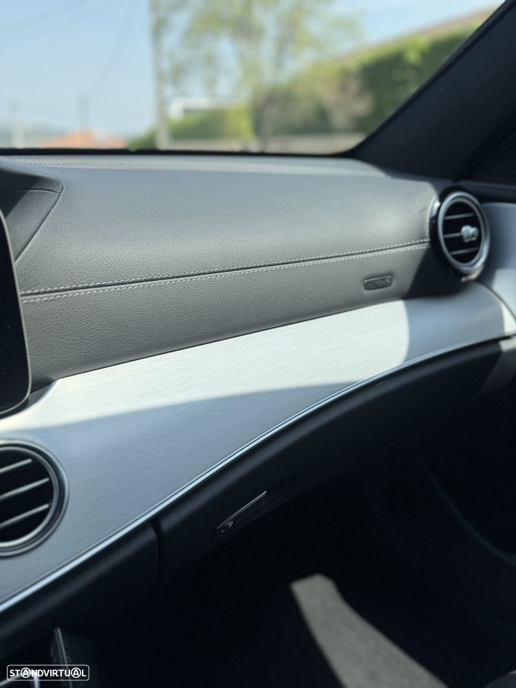 Mercedes-Benz E 300 de 4Matic T 9G-TRONIC AMG Line - 23