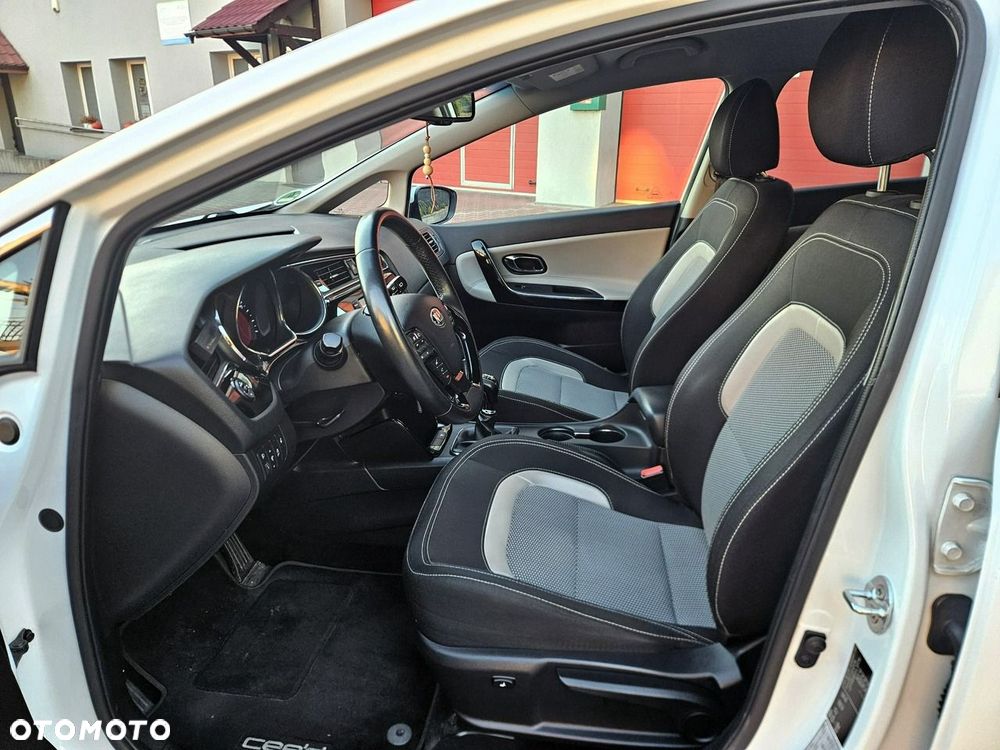 Kia Ceed 1.4 CVVT Dream-Team Edition - 20