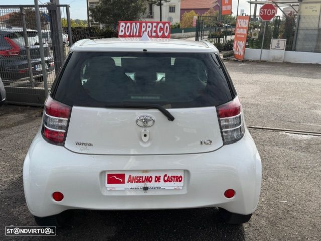 Toyota iQ 1.0 + - 14