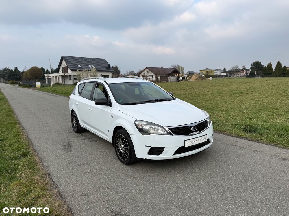 Kia Ceed 1.4 CVVT Dream-Team Edition - 1