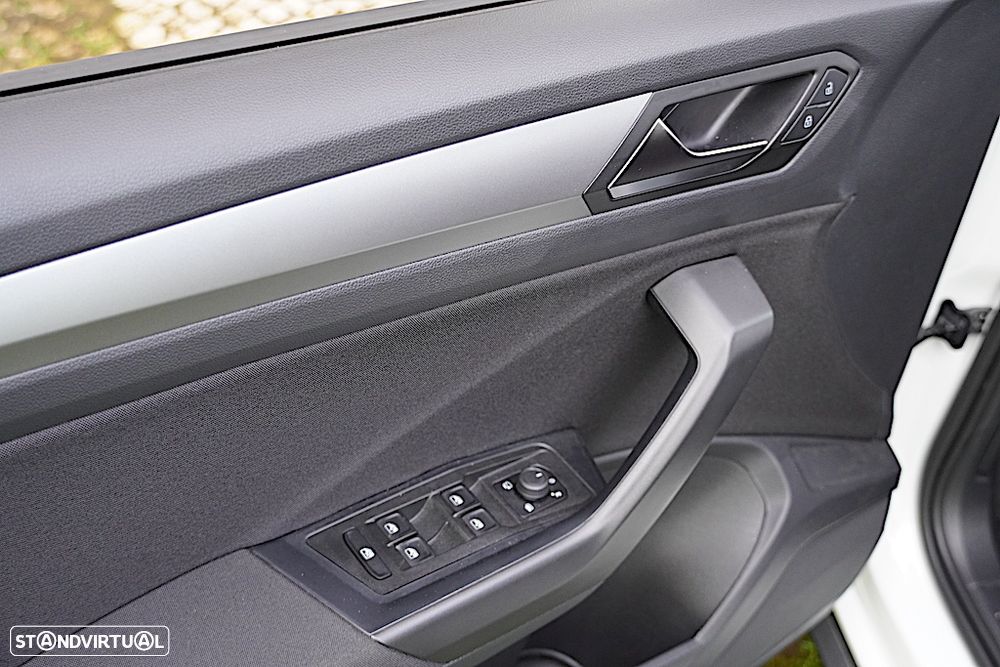 VW T-Roc 1.5 TSI Urban DSG - 18