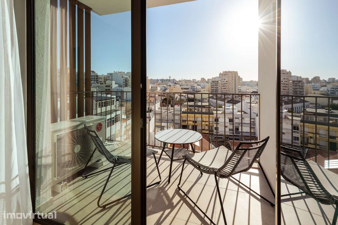 Apartamento T2, totalmente equipado na baixa de Faro zona histórica - Grande imagem: 5/49