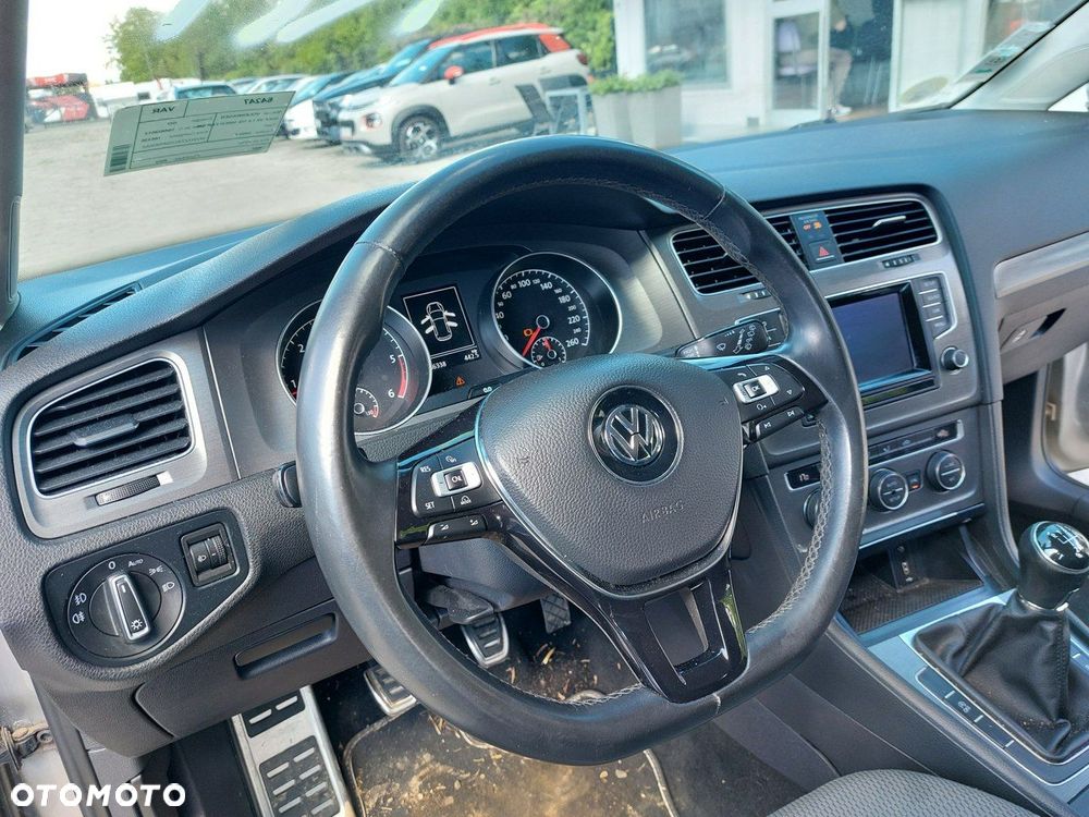 Volkswagen Golf - 12