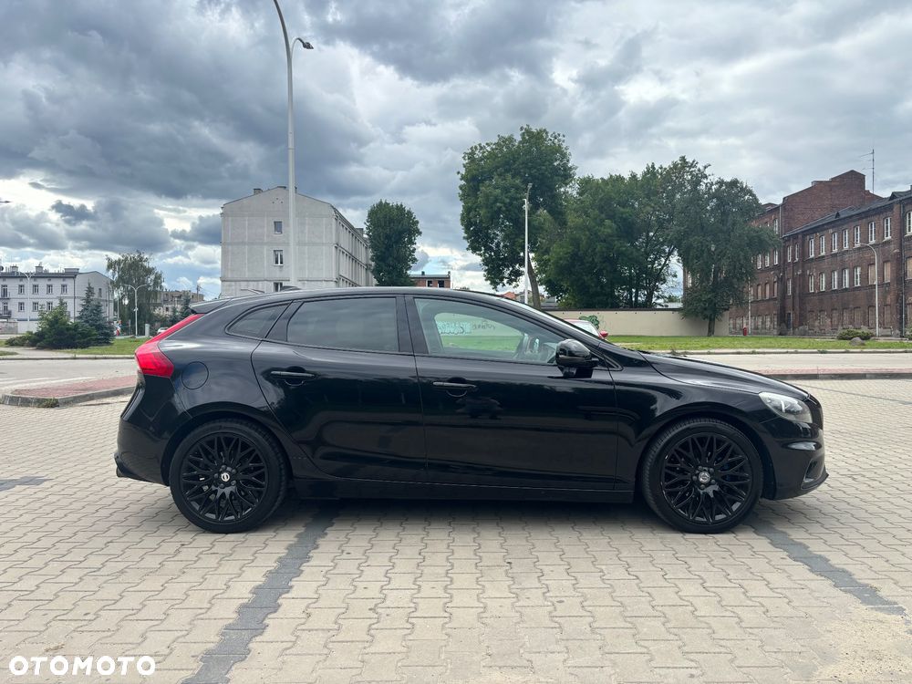 Volvo V40 D2 R-Design - 2
