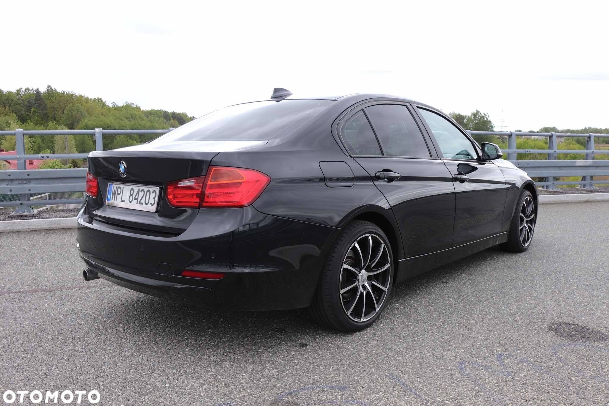 BMW Seria 3 318d Luxury Line - 4