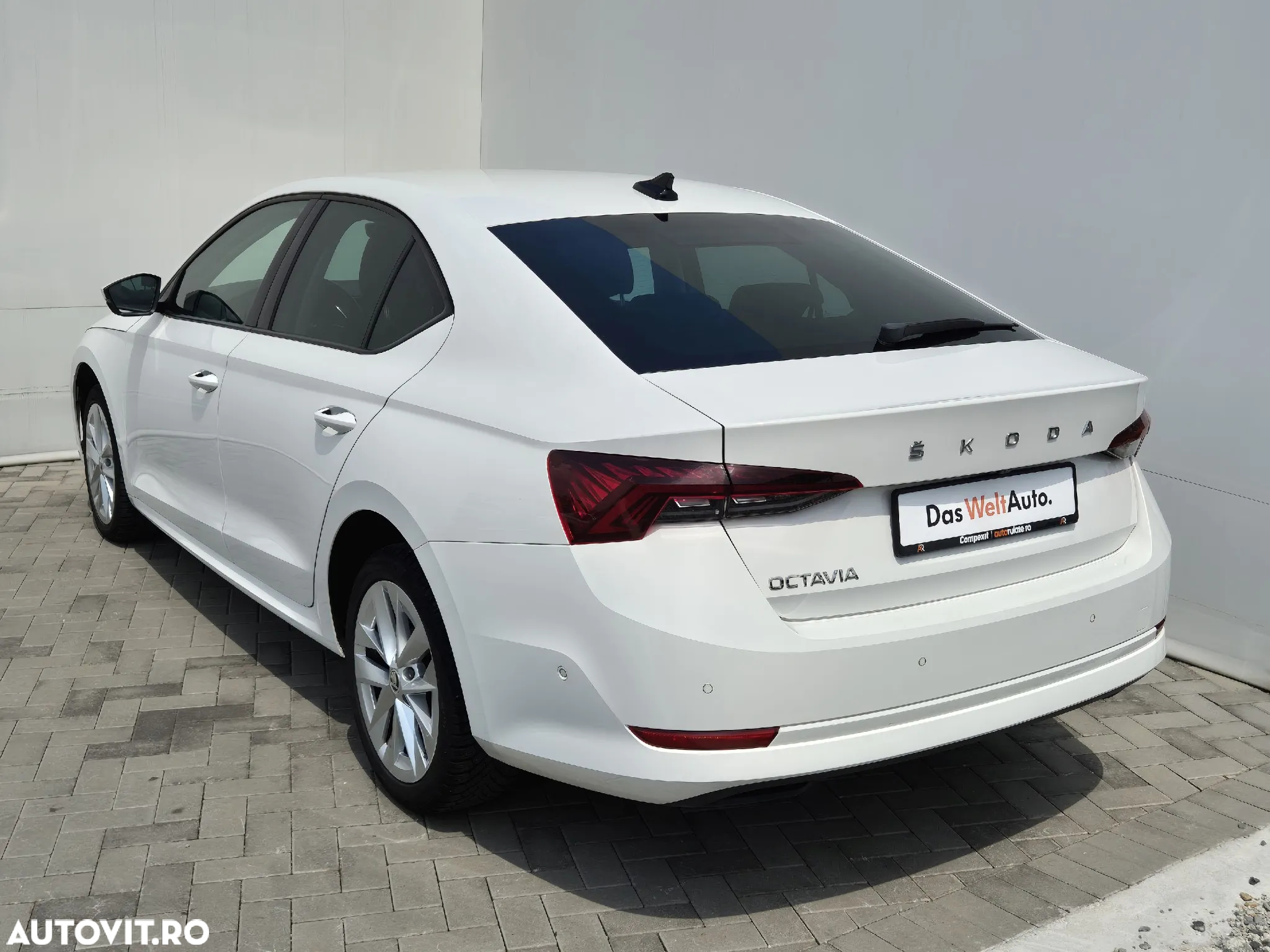 Skoda Octavia 2.0 TDI DSG Style - 3