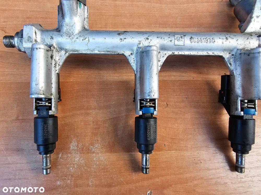 LISTWA WTRYSKOWA WTRYSKIWACZE CZUJNIKI KOMPLET OPEL VECTRA C SIGNUM 2.2 DIRECT Z22YH 55351030 155KM - 2