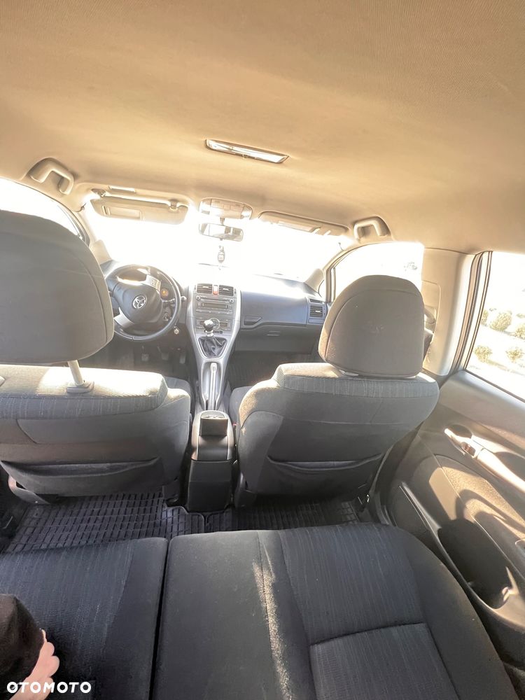 Toyota Auris 2.0 D-4D Luna - 11