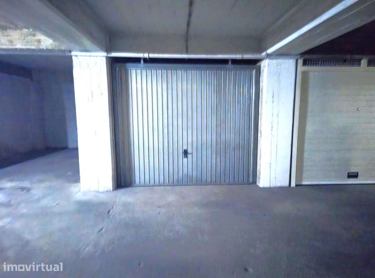 Garagem / Box Fechada à Venda – Santa Clara, Lisboa - Grande imagem: 2/7