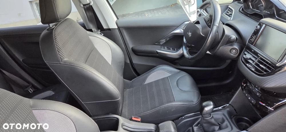 PEUGEOT 2008 1,2 puretech zwrotnica lewy przód - 6