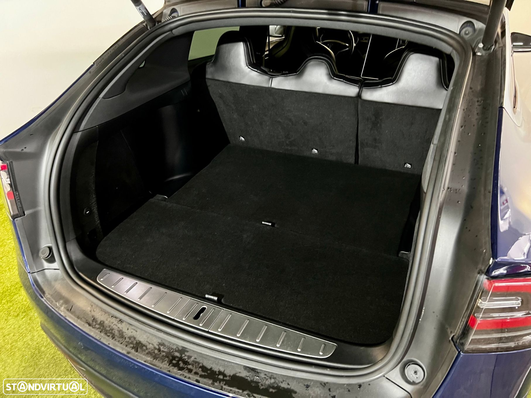 Tesla Model X 75D - 27