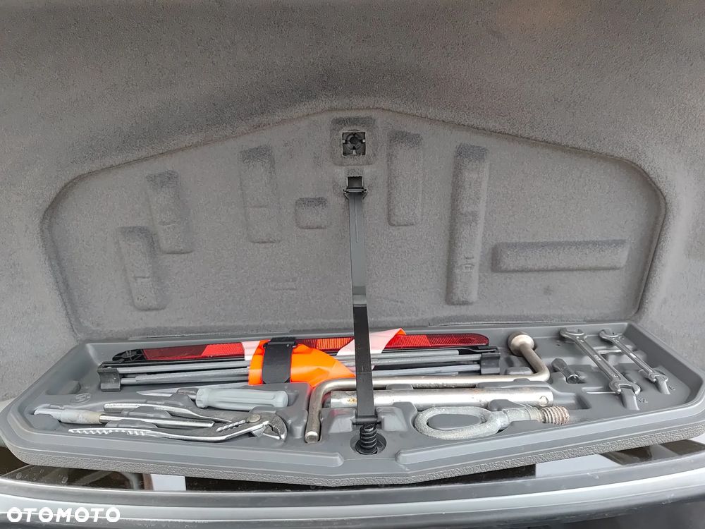 BMW Seria 7 740i - 9