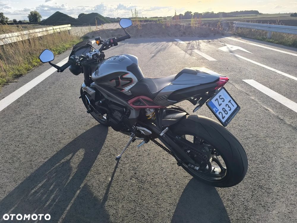 Triumph Street Triple - 33