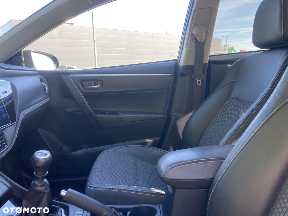 Toyota Corolla - 16