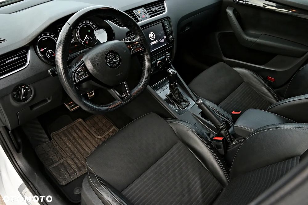 Skoda Octavia 2.0 TDI DSG RS - 5