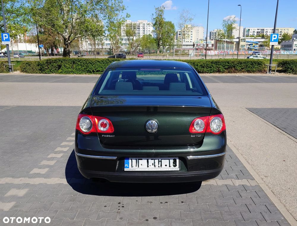 Volkswagen Passat 2.0 TDI DPF Comfortline - 19