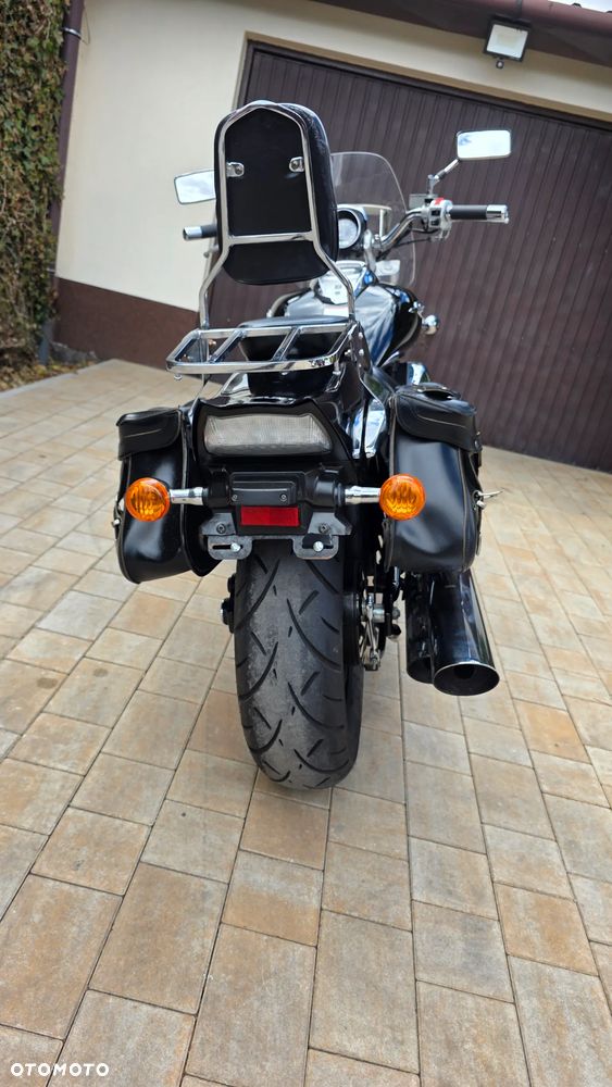 Suzuki Intruder - 22