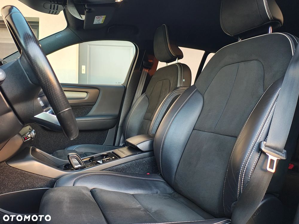 Volvo XC 40 D4 AWD Geartronic R-Design - 11