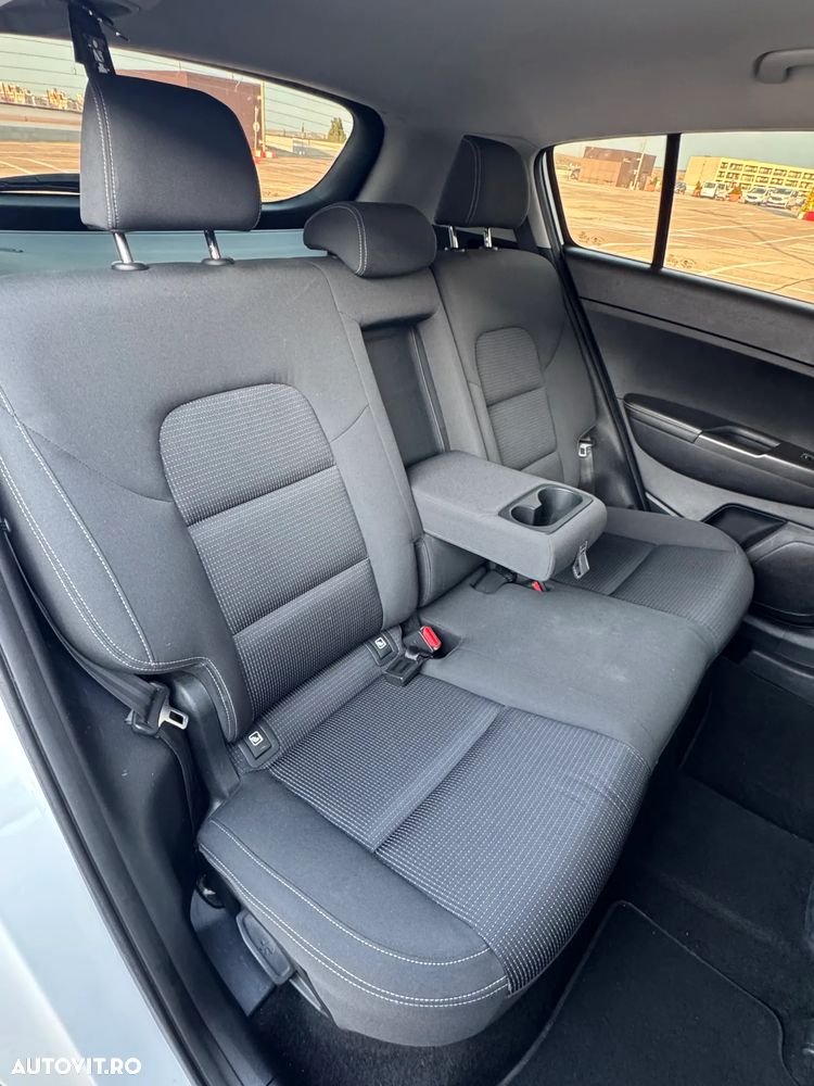 Kia Sportage 1.7 CRDI 2WD Spirit - 11